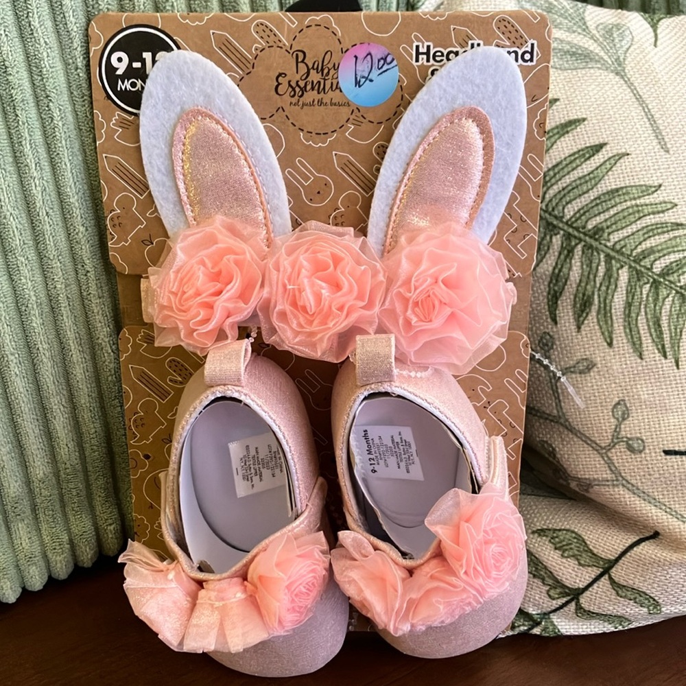 BNWT baby shoes and headband set. 9-12 months